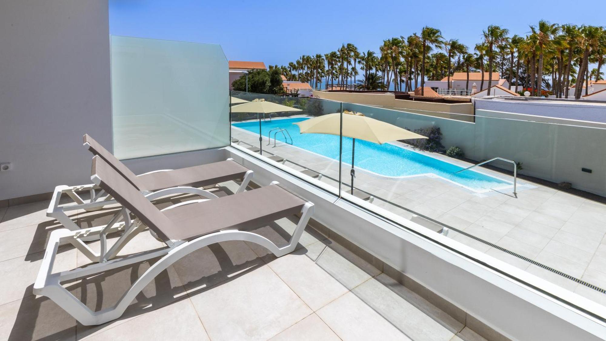 Apartamento con vistas a la piscina
